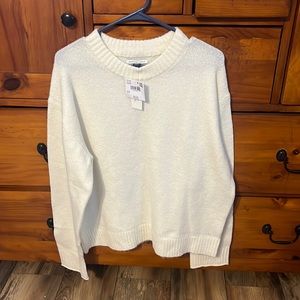 NWT American Eagle Outfitters sweater size M